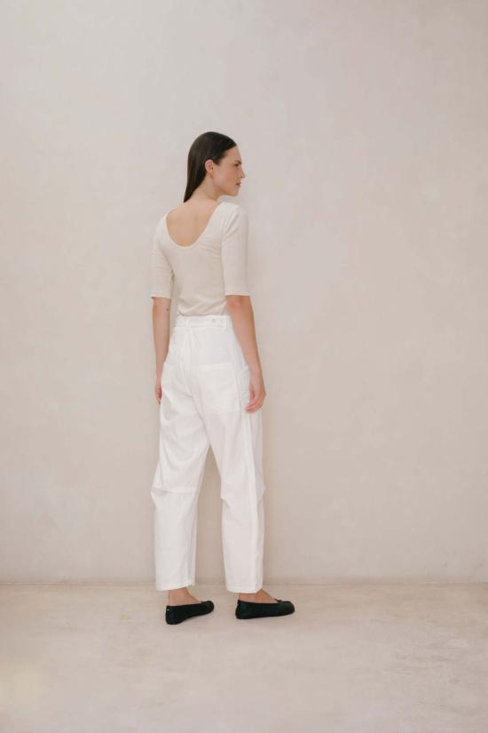  앳 던 블라우스 새벽에. 실크 하이탑 블랙 - AT DAWN.