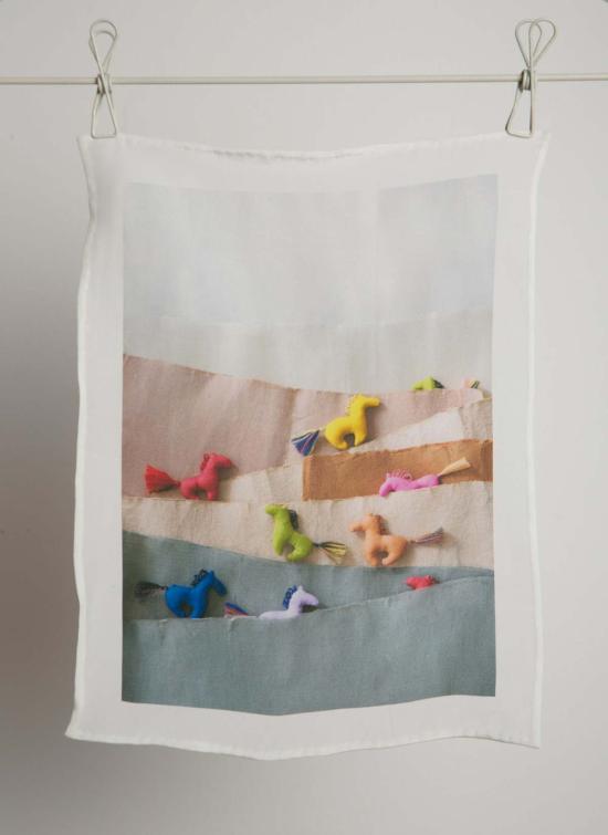  카렘 머플러/스카프 말띠 해 "작은 말" 민요 실크 스카프 8.5 x 12인치 - KAAREM