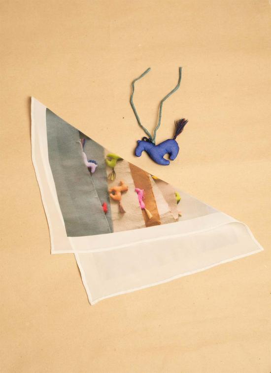  카렘 머플러/스카프 말띠 해 "작은 말" 민요 실크 스카프 8.5 x 12인치 - KAAREM