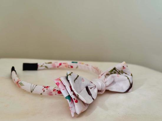  [키즈] Piper&Cloth 헤어 액세서리 쓰리 리틀 보우 헤어밴드 수채화 카멜리아 - PIPER&CLOTH