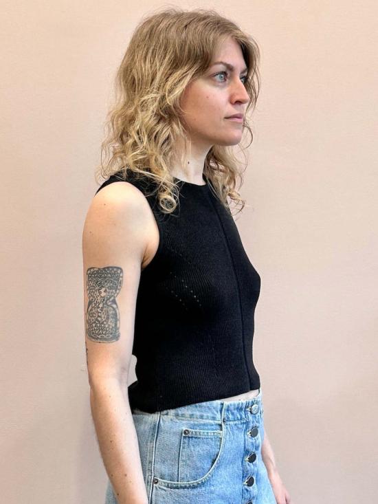  아뜰리에 델핀 민소매 티셔츠 아틀리에 델핀 하이 게이지 컴팩트 - ATELIER DELPHINE