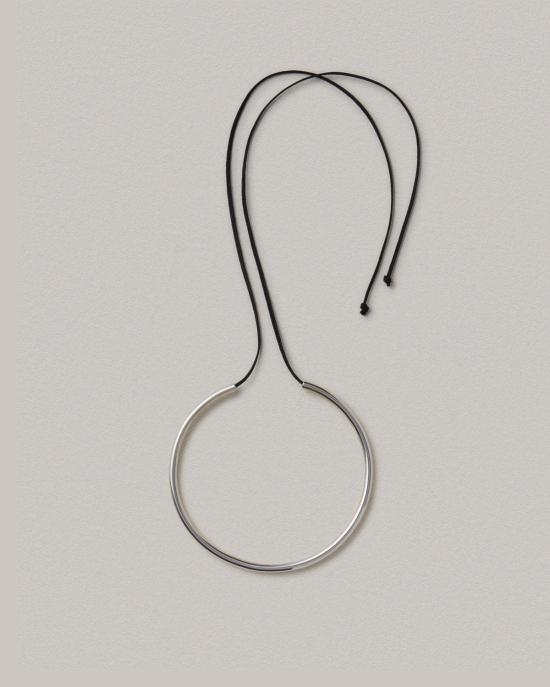  아니카 이네즈 팔찌 튜브 커프 (끈 포함) - ANNIKA INEZ