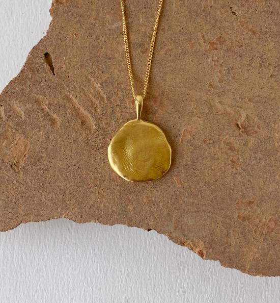  머큐리얼 스튜디오 목걸이/팬던트 머큐리얼 NYC 페트라 메달리온 목걸이 14k 금도금 - MERCURIAL STUDIO