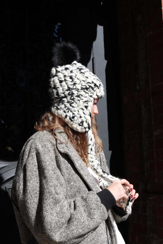  Mischa Lampert 모자 미샤 램퍼트 화이트/블랙 놀리타 + 블랙 XL 폼폼