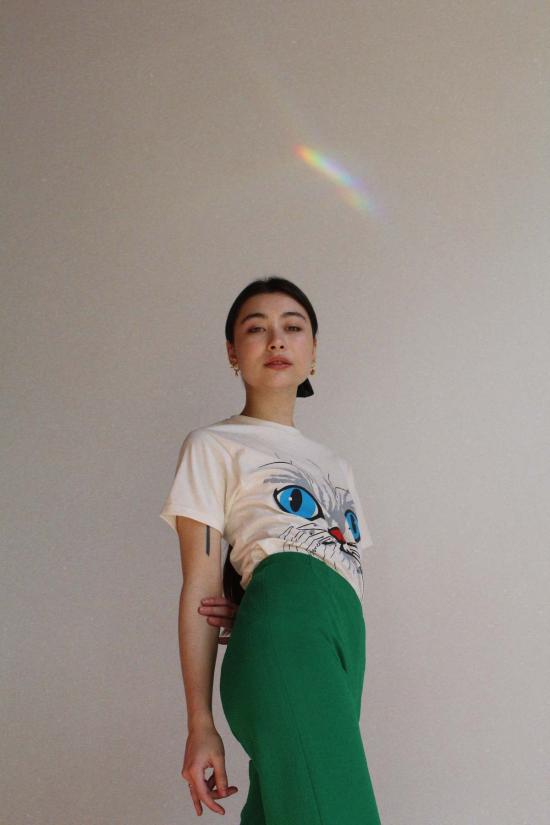  3 Women 반팔 티셔츠 3명의 여성, 내 눈은 여기 위에 있어요! 키티 티 - OTHER BRANDS
