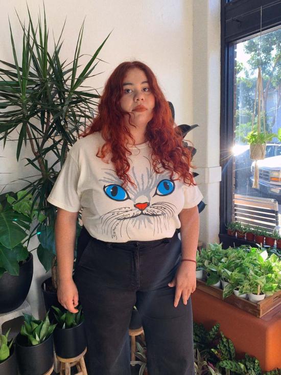  3 Women 반팔 티셔츠 3명의 여성, 내 눈은 여기 위에 있어요! 키티 티 - OTHER BRANDS