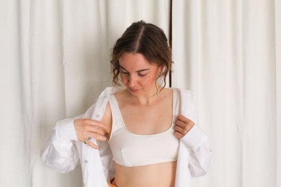  앤지 바우어 브라 아마리 탑 알라바스터