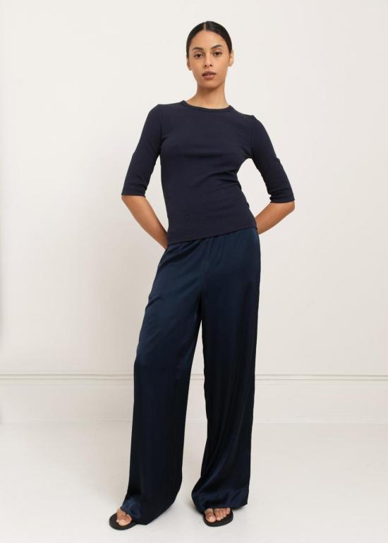  페이퍼 라벨 반팔 티셔츠 아카리 크루넥 티셔츠