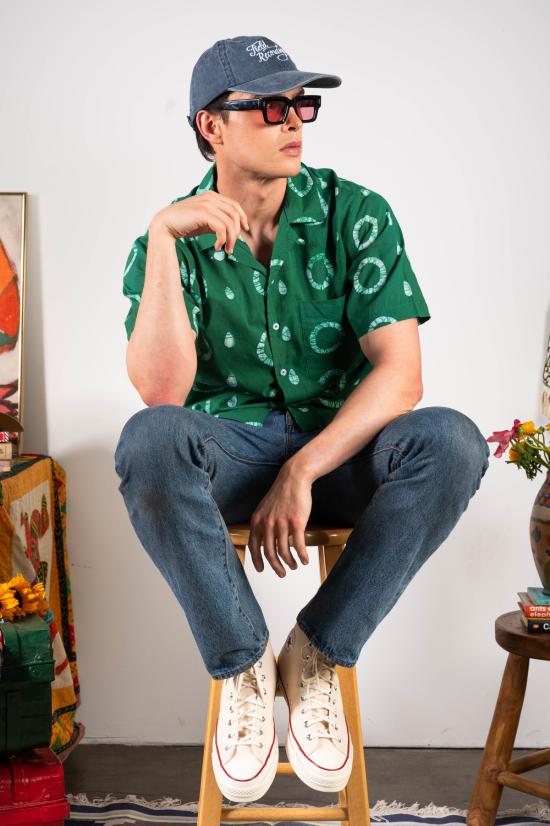  DUSHYANT. 반팔 셔츠 두샨트. 핸드 블록 프린팅 '더 돈' 캠프 칼라 , 그린 서클 아트 프린트 - OTHER BRANDS