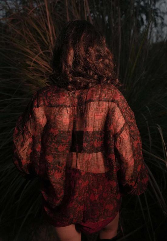  이키비 블라우스 코이 시스루 탑 - IKKIVI