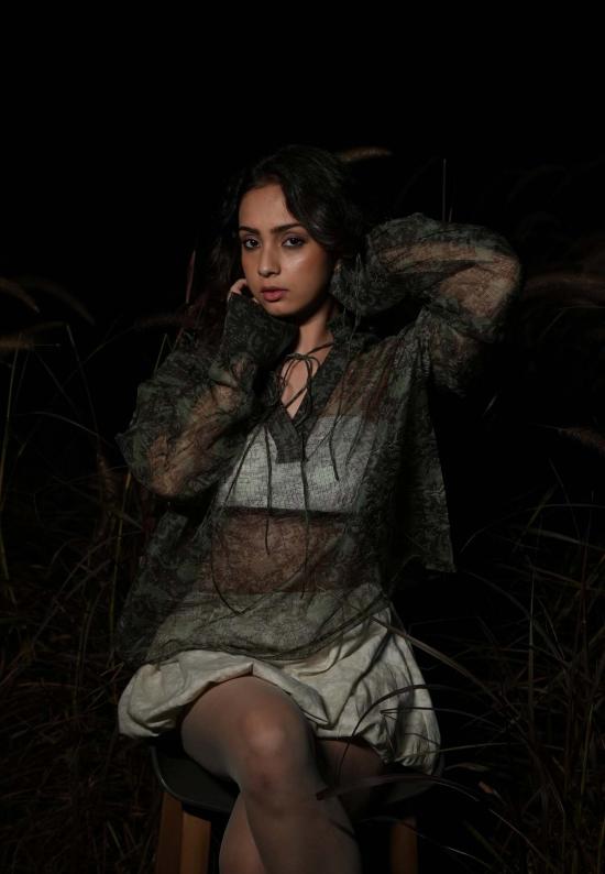  이키비 블라우스 코이 그린 시스루 탑 - IKKIVI