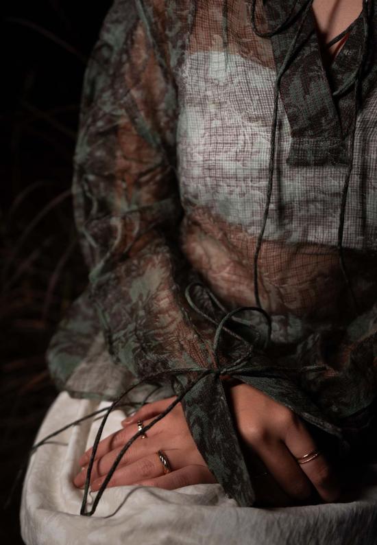  이키비 블라우스 코이 그린 시스루 탑 - IKKIVI