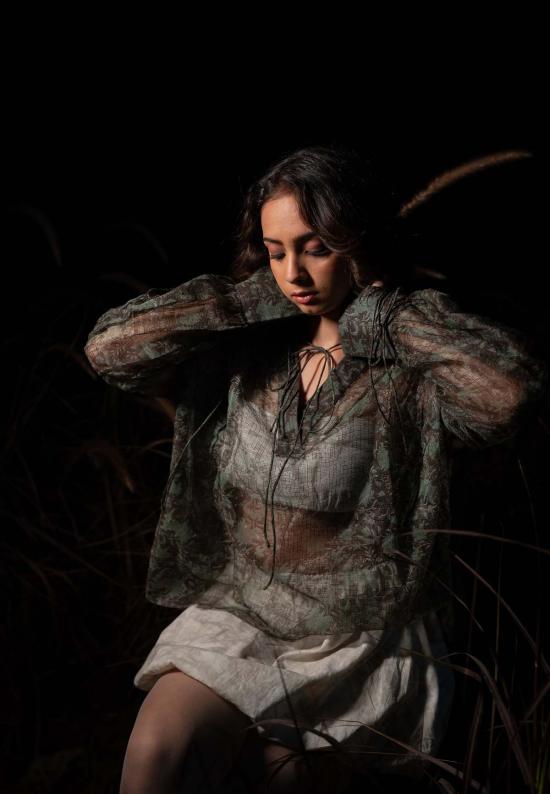  이키비 블라우스 코이 그린 시스루 탑