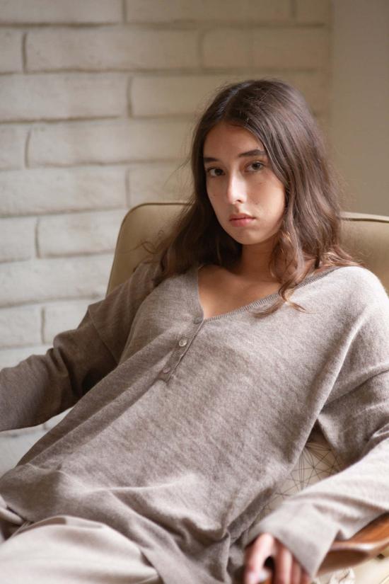  에리카 타노브 스웨터 에리카 타노프 알파카 V넥 헨리넥