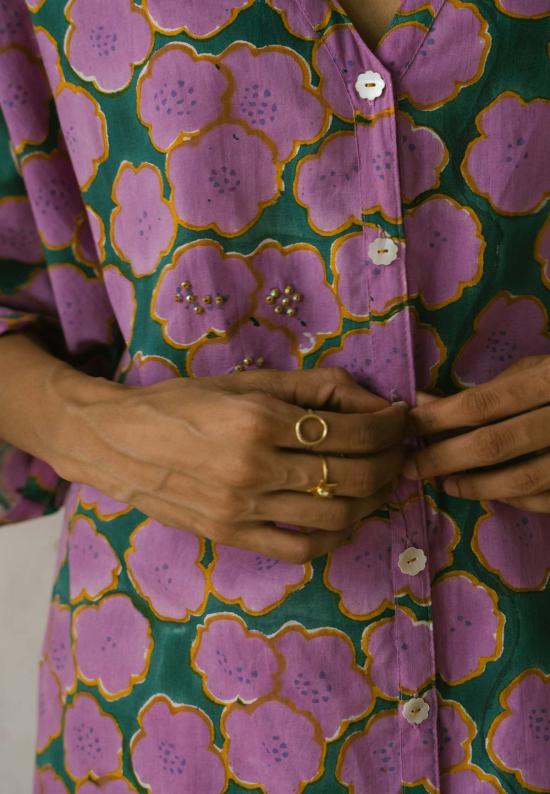  IKKIVI 롱 원피스 이키비 클로버 셔츠 드레스 멀티컬러 - IKKIVI