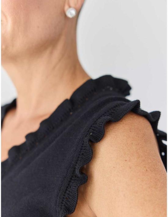  린제이 니콜라스 뉴욕 민소매 티셔츠 린지 니콜라스 뉴욕 프릴 브이넥 쉘탑 블랙 - LINDSAY NICHOLAS NEW YORK