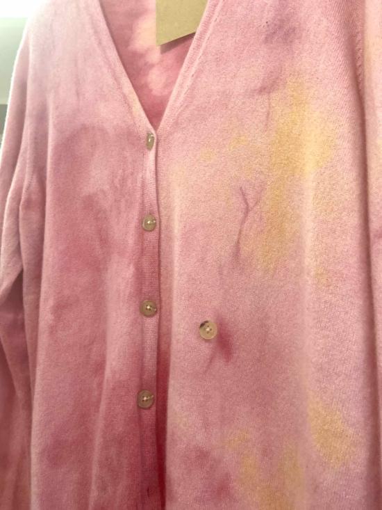  예세이트 가디건 예사엣 지오드 식물성 염색 100% 캐시미어 V넥 - YESAET