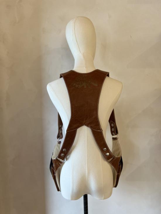  스튜디오 미니말레 베스트 갈색 가죽 홀스터 조끼 (남녀공용) - STUDIO MINIMALE