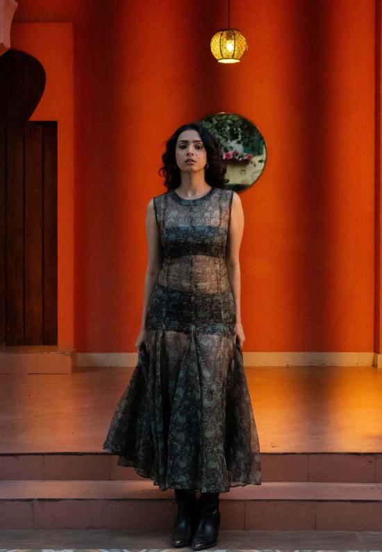  이키비 롱 원피스 시아 시스루 드레스 - IKKIVI