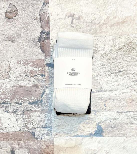  Reigning Champ 양말 레인잉 챔프 퍼포먼스 크루삭스 2팩 (블랙/화이트)