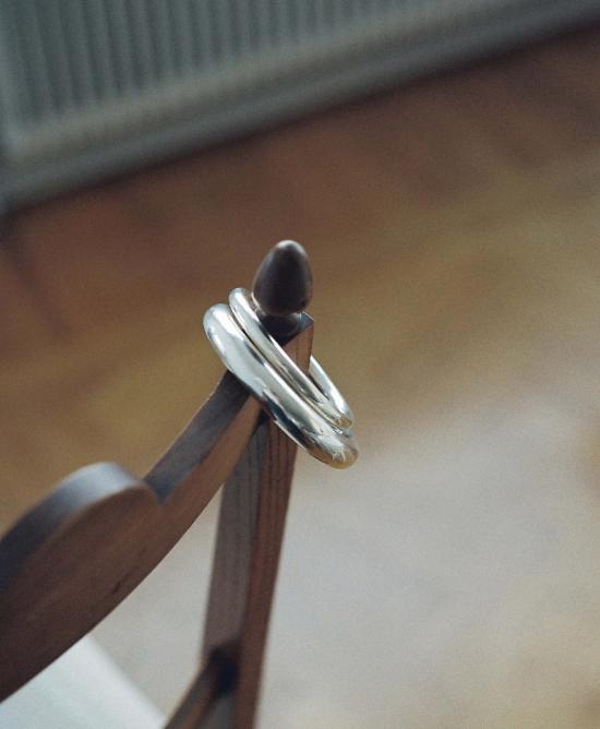  아니카 이네즈 커프스 링크/타이 홀더 슬렌더 튜브 뱅글 실버