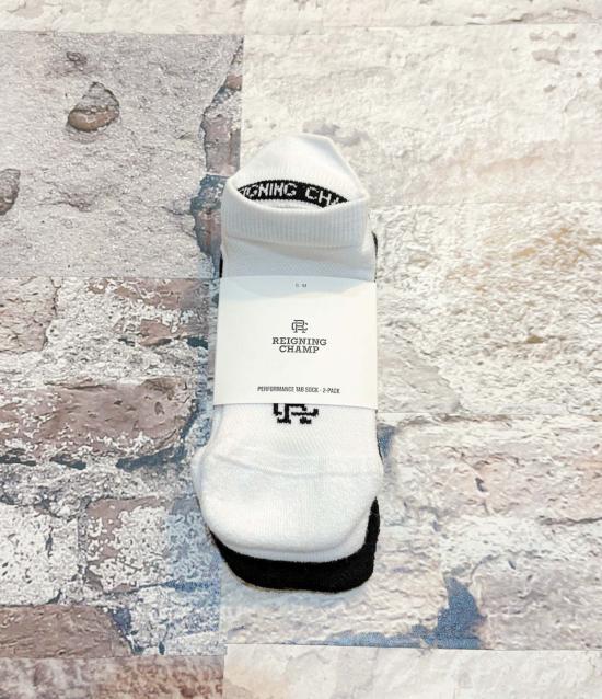  Reigning Champ 양말 레인잉 챔프 퍼포먼스 탭  2팩 (블랙/화이트)