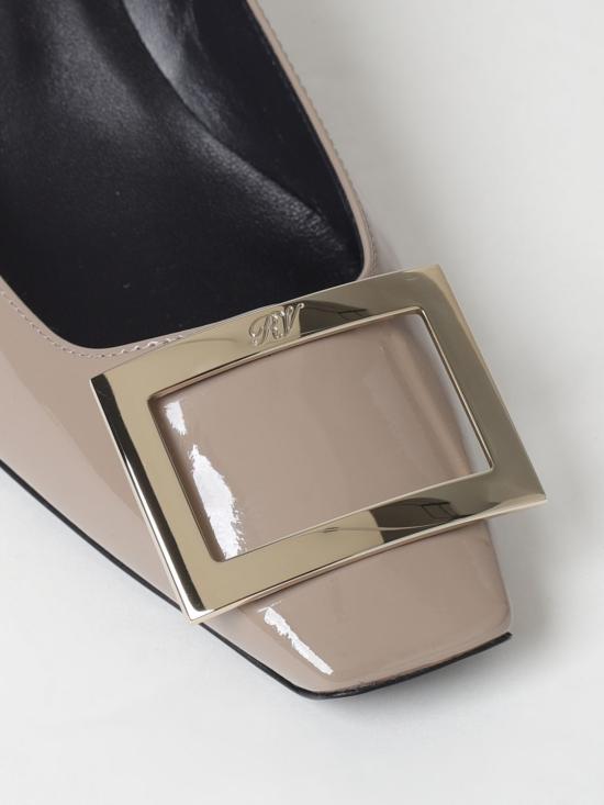 26SS 로저비비에 트럼펫 메탈 버클 펌프스 RVW44815280 D1P C415 BEIGE DOM - ROGER VIVIER