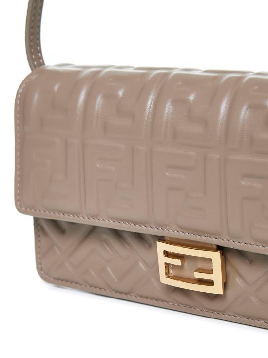 26SS 펜디 바게트 체인 지갑 8M0498AAJDF0E65 - FENDI