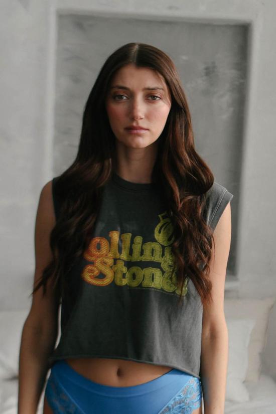  피플 오브 레이저 민소매 티셔츠 피플 오브 레저 롤링 스톤즈 핫 스터프 탱크 빈티지 블랙 - PEOPLE OF LAISURE