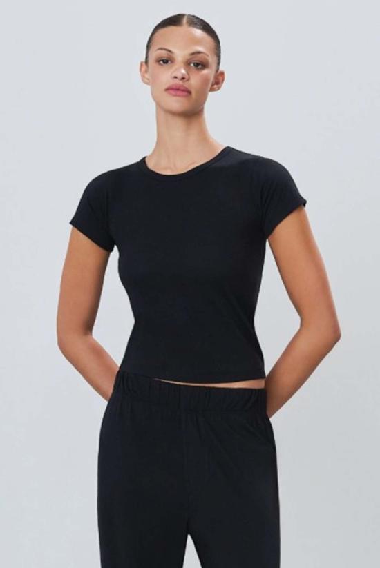  에태르네 반팔 티셔츠 에테르네 슬림핏 크루넥  블랙