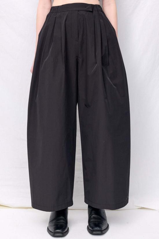  아모멘토 스트레이트 팬츠 블랙 쓰리턱 밴딩 팬츠