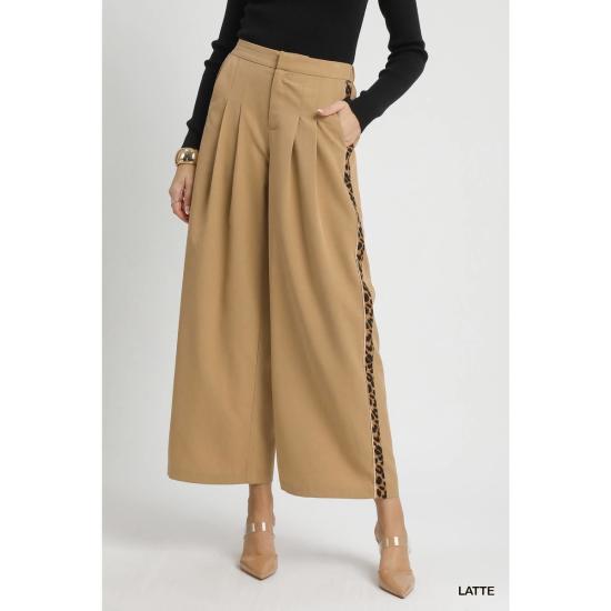  The Collective Park City 스트레이트 팬츠 더 콜렉티브 파크 시티 와이드 레그 팬츠 레오파드 프린트 사이드 스트라이프 팬츠 라떼