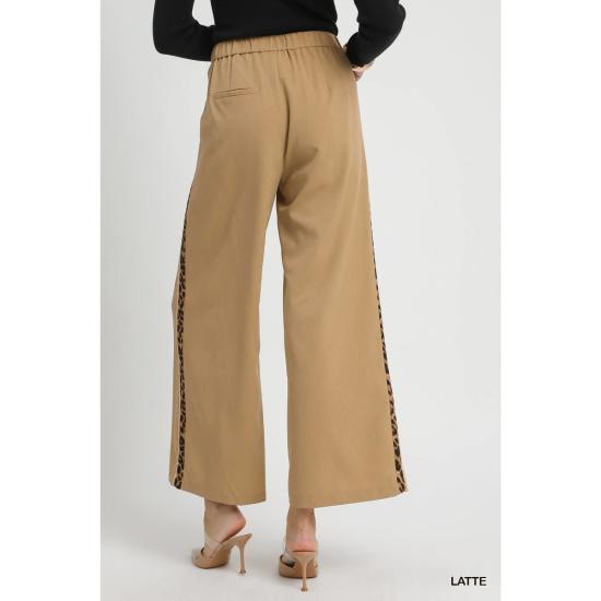  The Collective Park City 스트레이트 팬츠 더 콜렉티브 파크 시티 와이드 레그 팬츠 레오파드 프린트 사이드 스트라이프 팬츠 라떼 - OTHER BRANDS