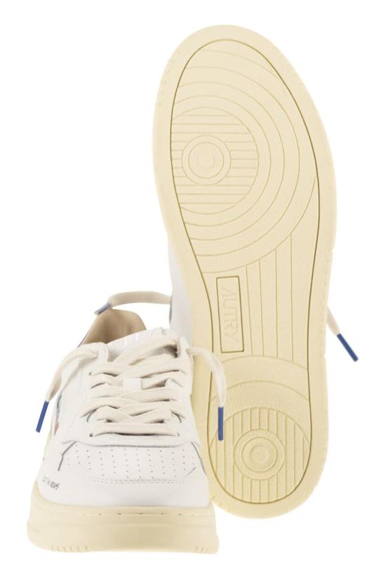 26SS 오트리 메달리스트 로우 스니커즈 AULM DL01 WHITE - AUTRY