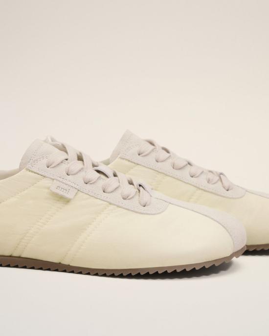 26SS 아미 스텝 로우탑 스니커즈 USN503AW0024 136 BLANCCREME - AMI
