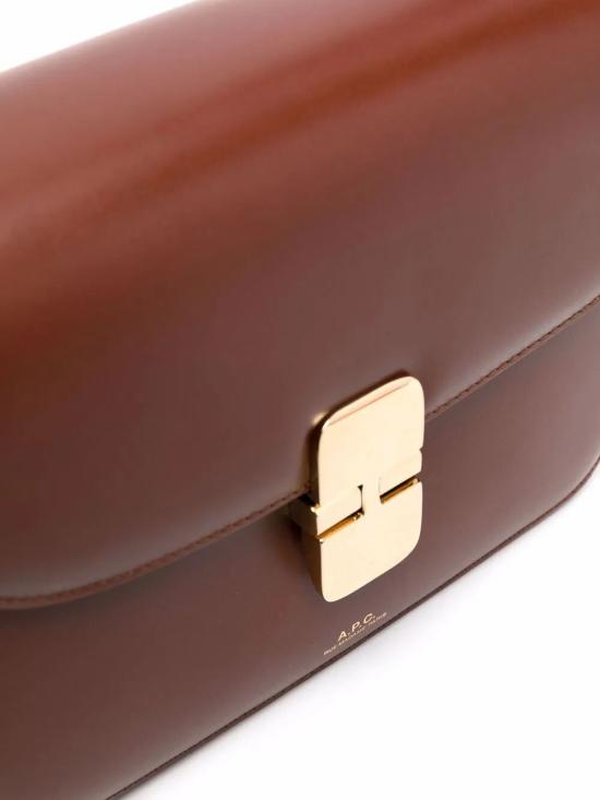 26SS 아페쎄 그레이스 스몰백 PXBMW F61413 CAD HAZELNUT - A.P.C.