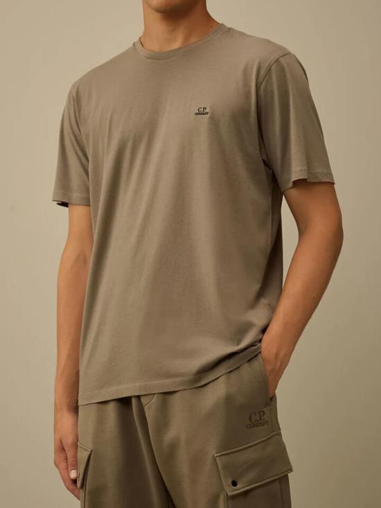 26SS 씨피 컴퍼니 반팔 티셔츠 RCCMTS726A 005100W683 Fango - C.P. COMPANY