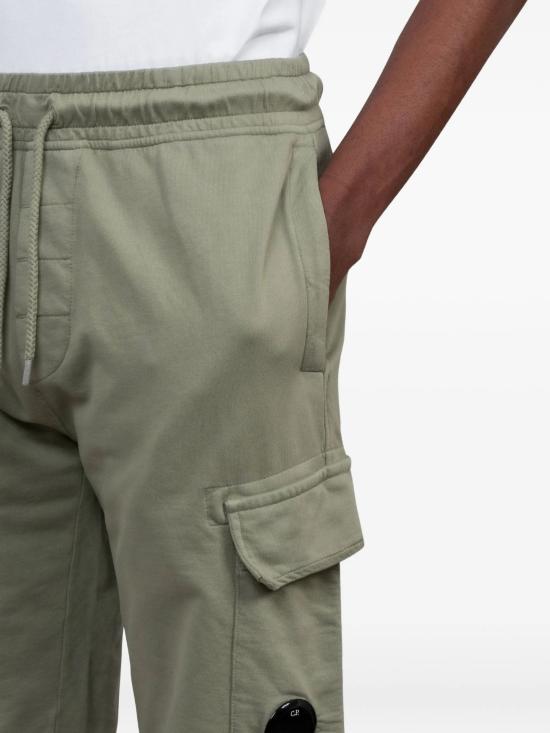 26SS 씨피 컴퍼니 숏팬츠 20CMSB704A002246G 610 Green - C.P. COMPANY