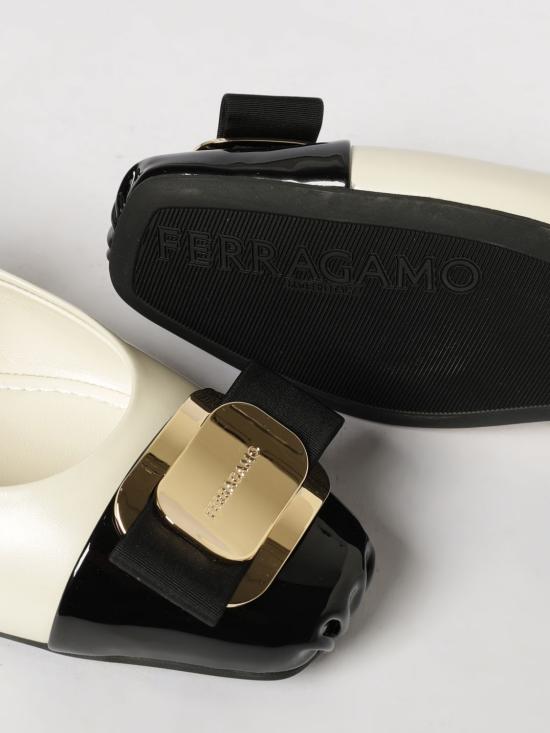 26SS 살바토레 페라가모 플랫 슈즈 01J183 777437 001 Beige - SALVATORE FERRAGAMO