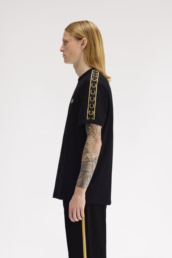 26SS 프레드페리 반팔 티셔츠 M4613 90A Black champagne - FRED PERRY