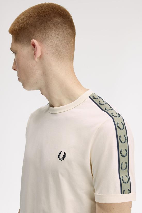 26SS 프레드페리 반팔 티셔츠 M4613 28B Ecru navy - FRED PERRY