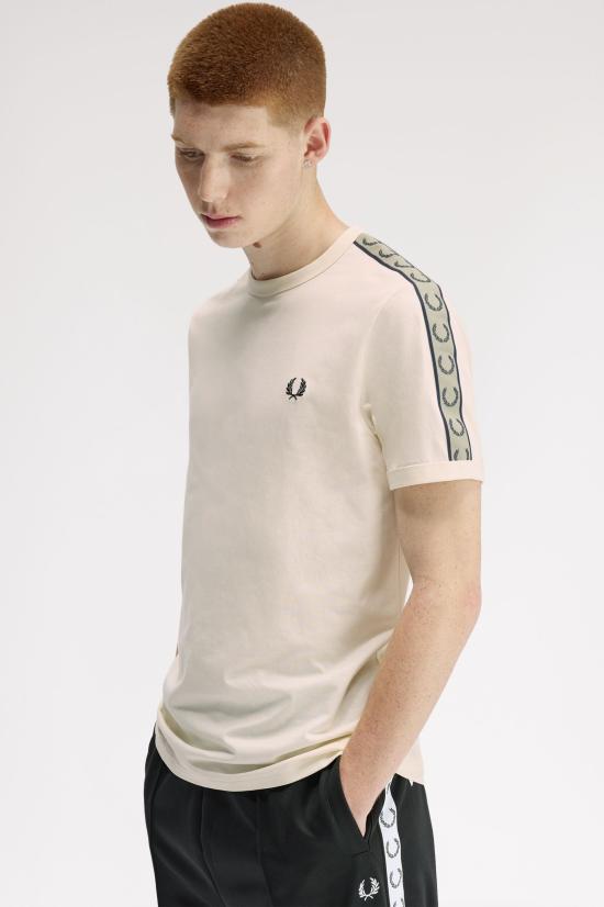 26SS 프레드페리 반팔 티셔츠 M4613 28B Ecru navy - FRED PERRY