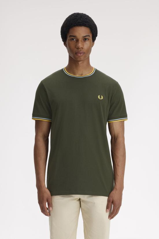 26SS 프레드페리 반팔 티셔츠 M1588 05B Hntngr lgic lmnb - FRED PERRY
