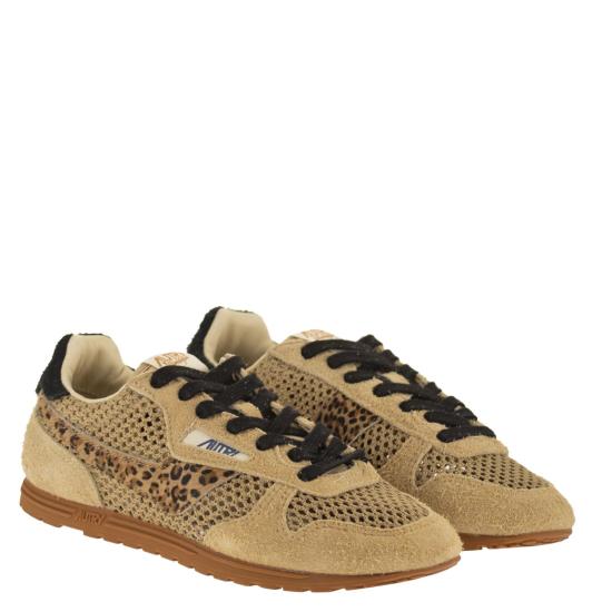 26SS 오트리 WINDSPIN 윈드스핀 스니커즈 WSLW BEIGE - AUTRY