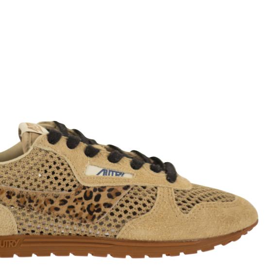 26SS 오트리 WINDSPIN 윈드스핀 스니커즈 WSLW BEIGE - AUTRY