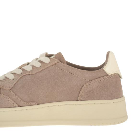 26SS 오트리 메달리스트 로우 스니커즈 AULW PINK - AUTRY