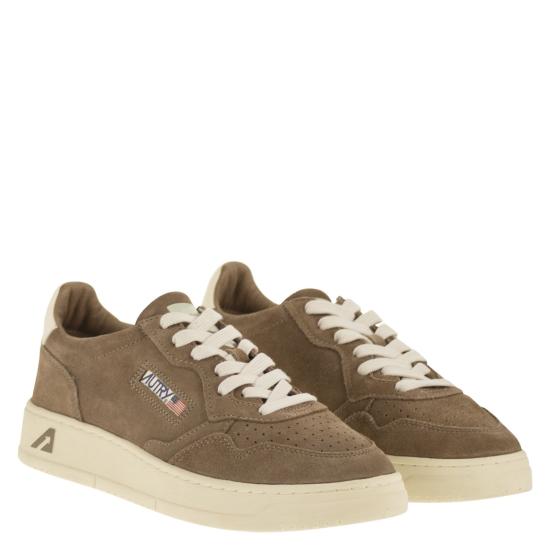 26SS 오트리 메달리스트 로우 스니커즈 AULM DARK BEIGE - AUTRY
