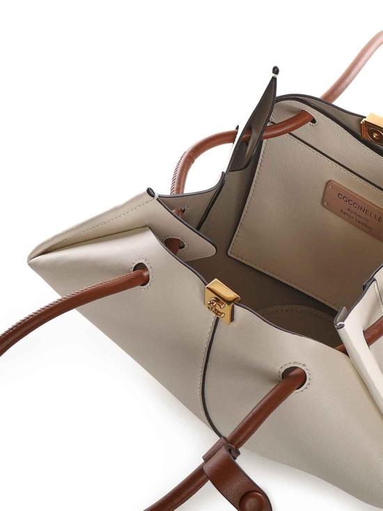 26SS 코치넬리 숄더백 E1U2L110301685 Brown - COCCINELLE