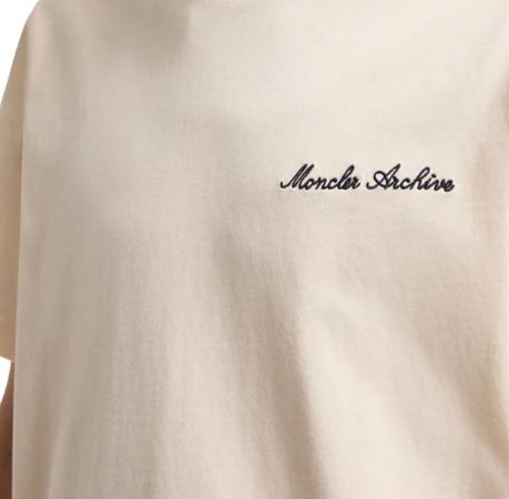 26SS 몽클레어 로고 자수 코튼 티셔츠 L10918C0001589AYY 060 - MONCLER