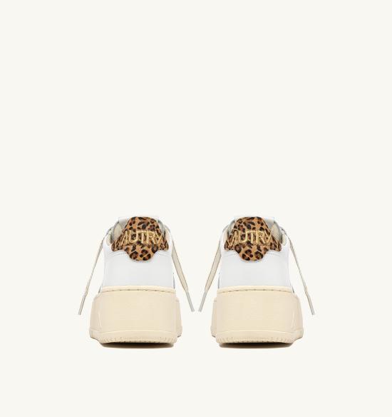 26SS 오트리 메달리스트 플랫폼 스니커즈 PTLWVO01 White - AUTRY
